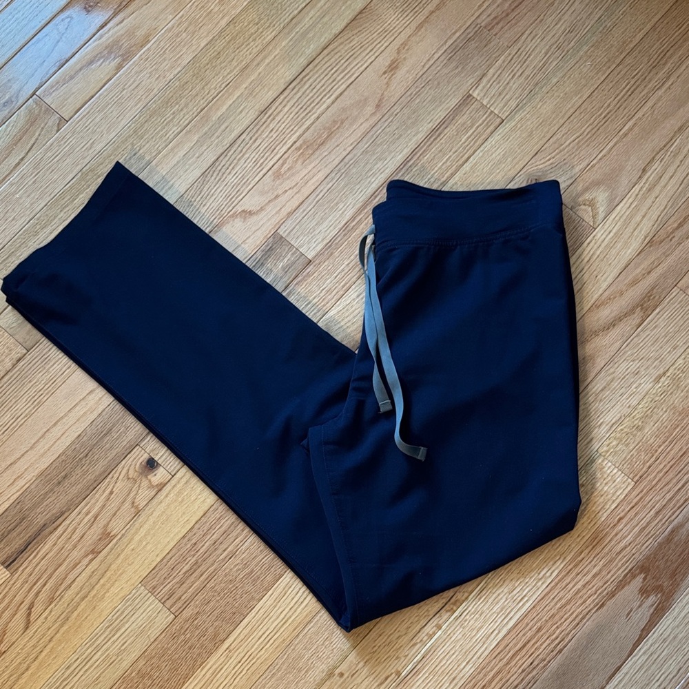 Figs Livingston scrub pants size Medium Tall